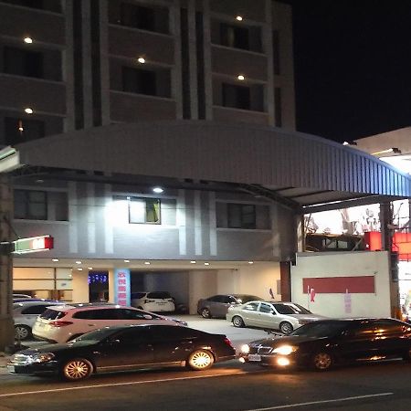 Hotel 欣悅商務旅店 Toufen Exterior foto