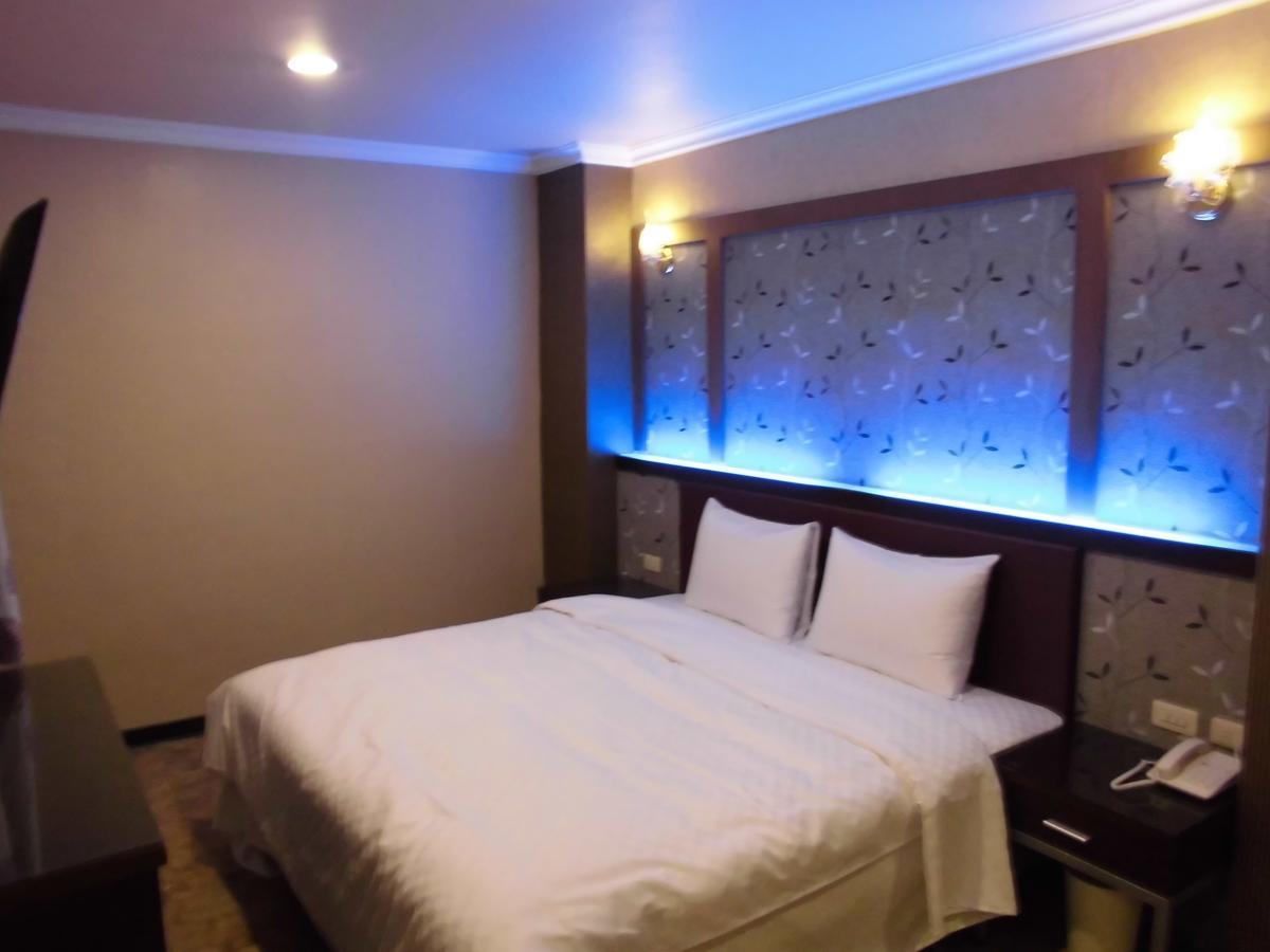 Hotel 欣悅商務旅店 Toufen Exterior foto