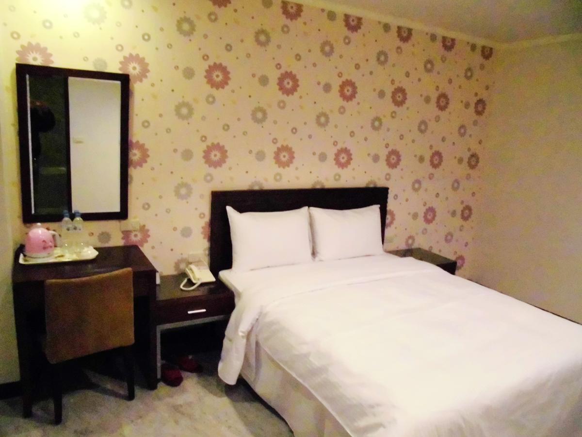 Hotel 欣悅商務旅店 Toufen Exterior foto
