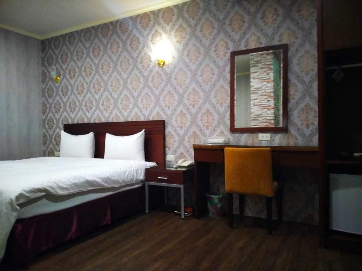 Hotel 欣悅商務旅店 Toufen Exterior foto